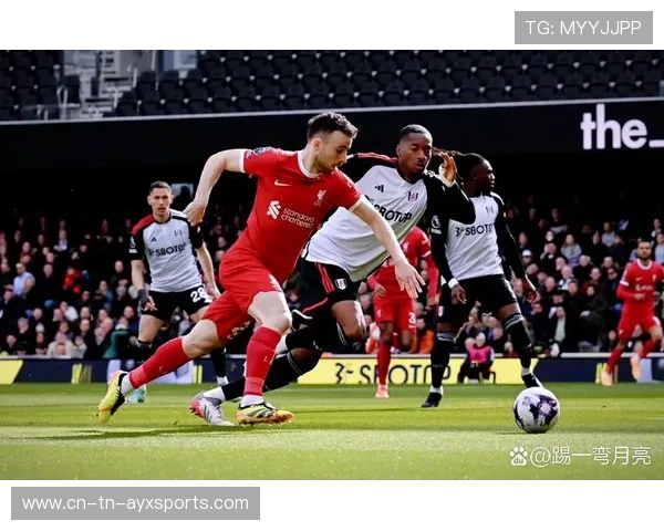 利物浦若塔反击中小角度推射完成惊艳瞬间