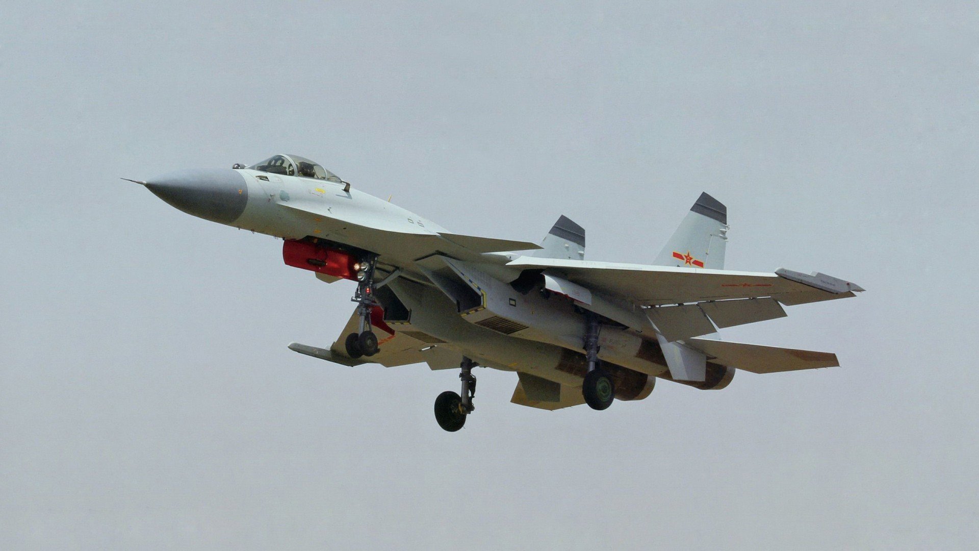 “胡利安·门德斯:阿根廷美洲狮队的传球与进攻之星,未来无可限量”