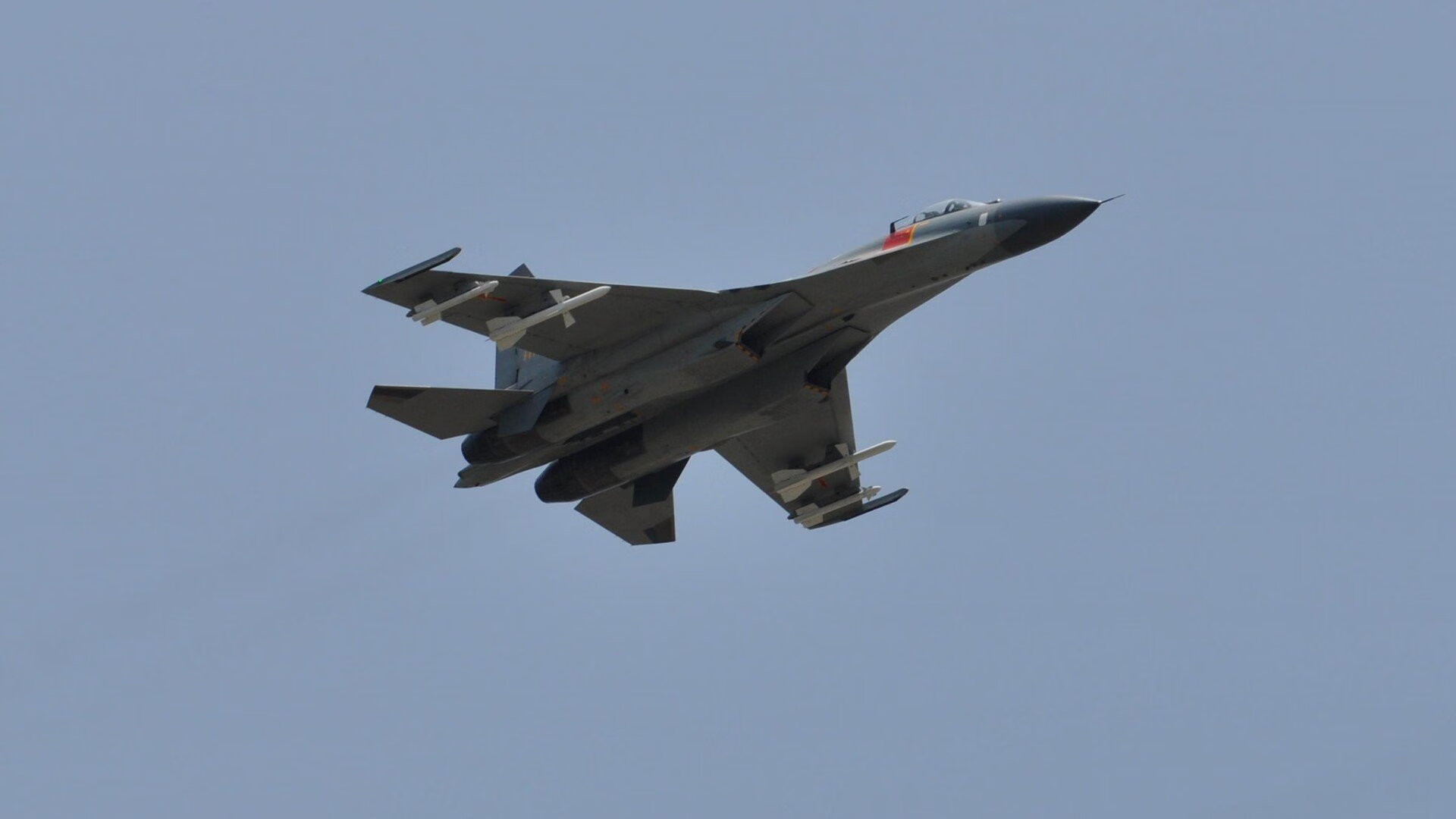 爱游戏app注册-尼尔·巴特尔带领袋鼠队防线屡屡成功化解对方攻势