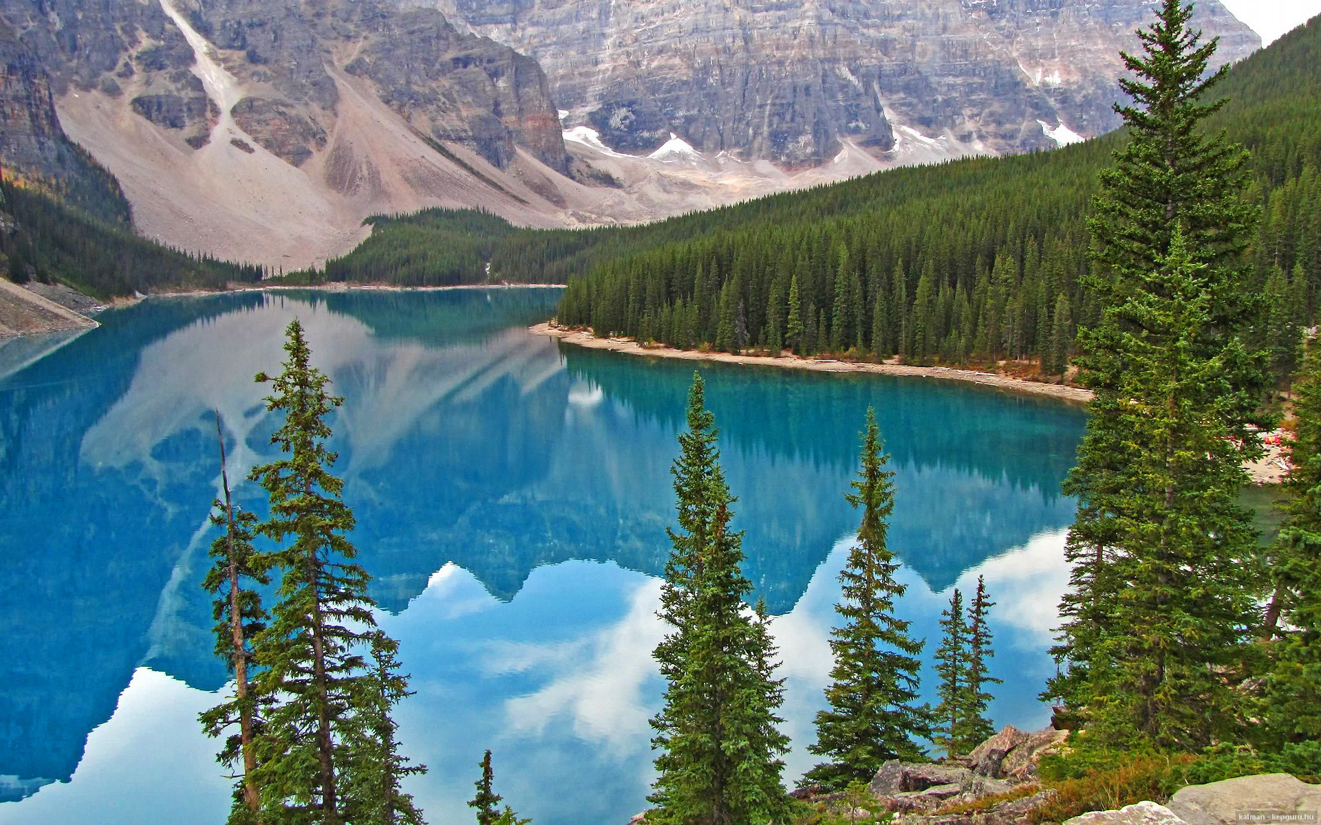 爱游戏入口-教练组明确战术重心强调转换节奏与边路冲击相结合的打法